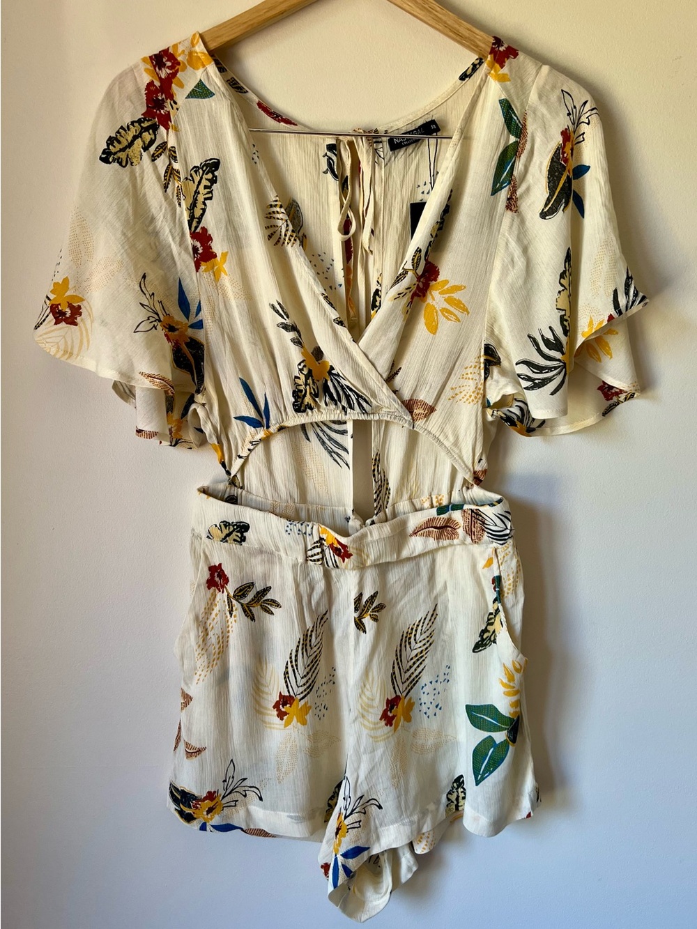 NWT Nasty Gal Collection Playsuit Romper Cream Floral Cut Out Size S/M - Picture 2 of 9